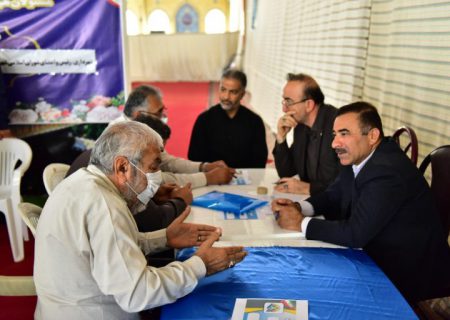 دومین نشست هفتگی با عنوان میز خدمت در مصلای امام خمینی ره