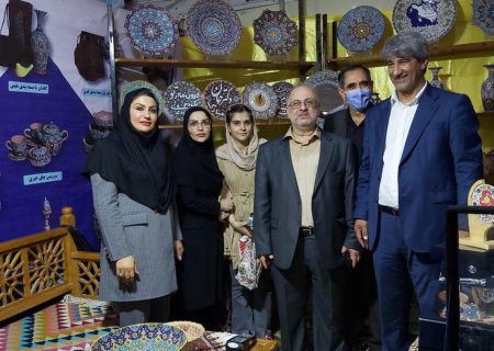 بازدید معاون هماهنگی امور اقتصادی استانداری خوزستان از سالن خرمشهر محل عرضه انواع کالاهای اساسی و صنایع دستی